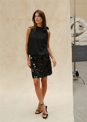 Veda drapy satin top Sort Neo Noir 